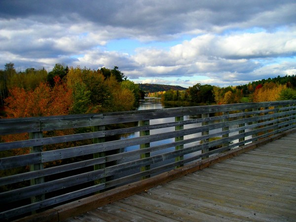 Marysville trail bridge in the autumn.