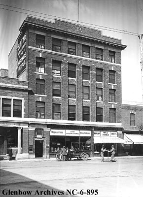 Muttart Block, 1914. Photo credit: Glenbow Archives.