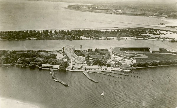 Hanlan's-Point-Stadium-Aerial-1919