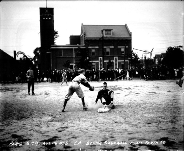 Perth Avenue Playground, 1915 (via the Toronto Archives)