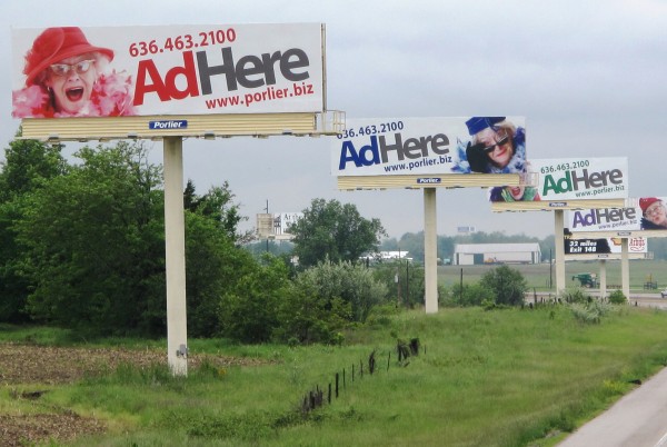 Billboards_on_Highway
