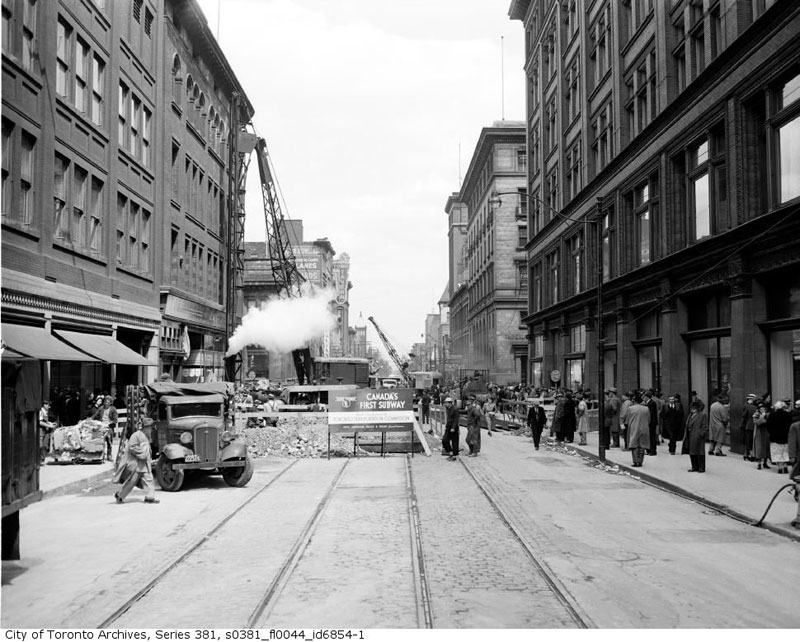 toronto yonge subway