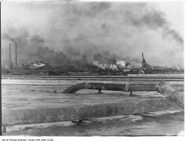 Toronto skyline, 1912, with industry at forefront