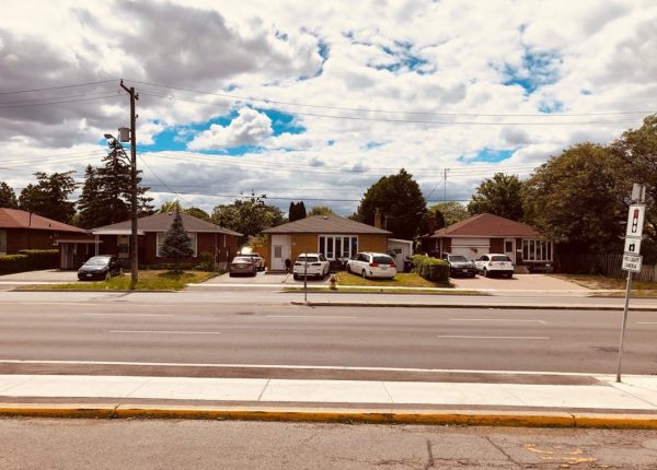 Bungalows along McCowan near the future Lawrence SSE station