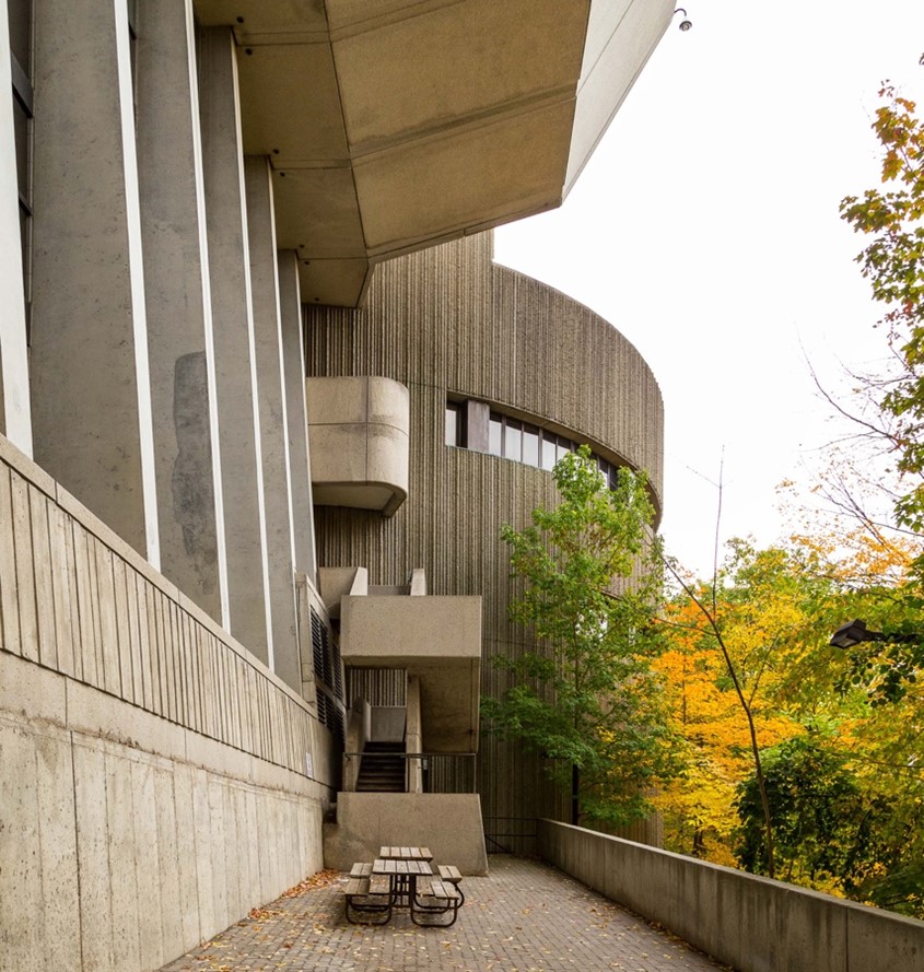 The late Raymond Moriyama’s design of the Ontario Science Centre has been praised for the way it fits into the steep ravine that slopes to the West Don River. The Architectural Conservancy of Ontario and Toronto Society of Architects have protested against the demolition of this landmark building and requested that it be protected under the Ontario Heritage Act (Vik Pahwa photo).