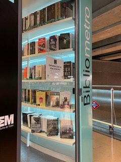 Auto-library stand in metro station