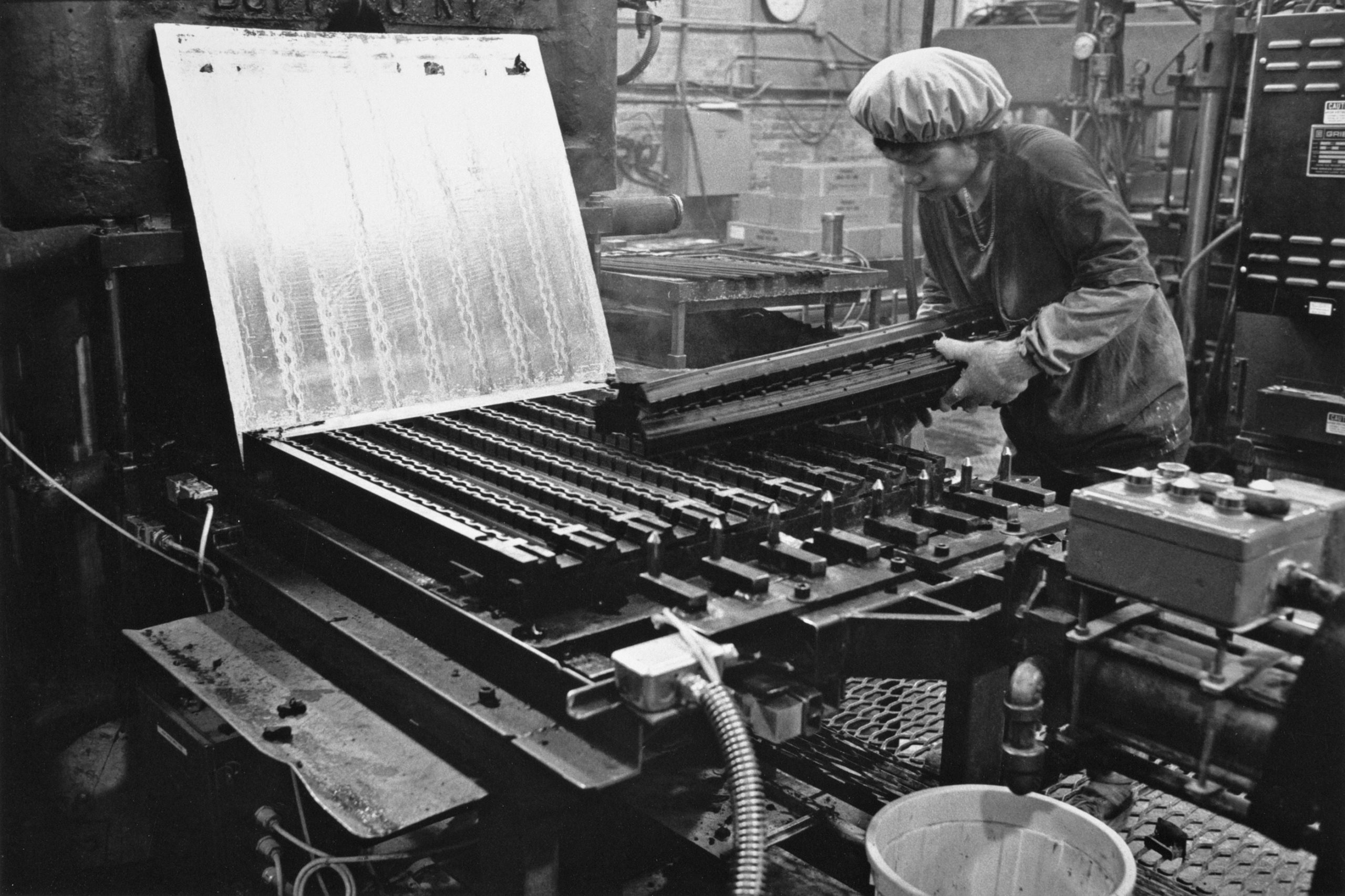 Ling Co unloading moulded blanks from the press, Department 54, May, 1993