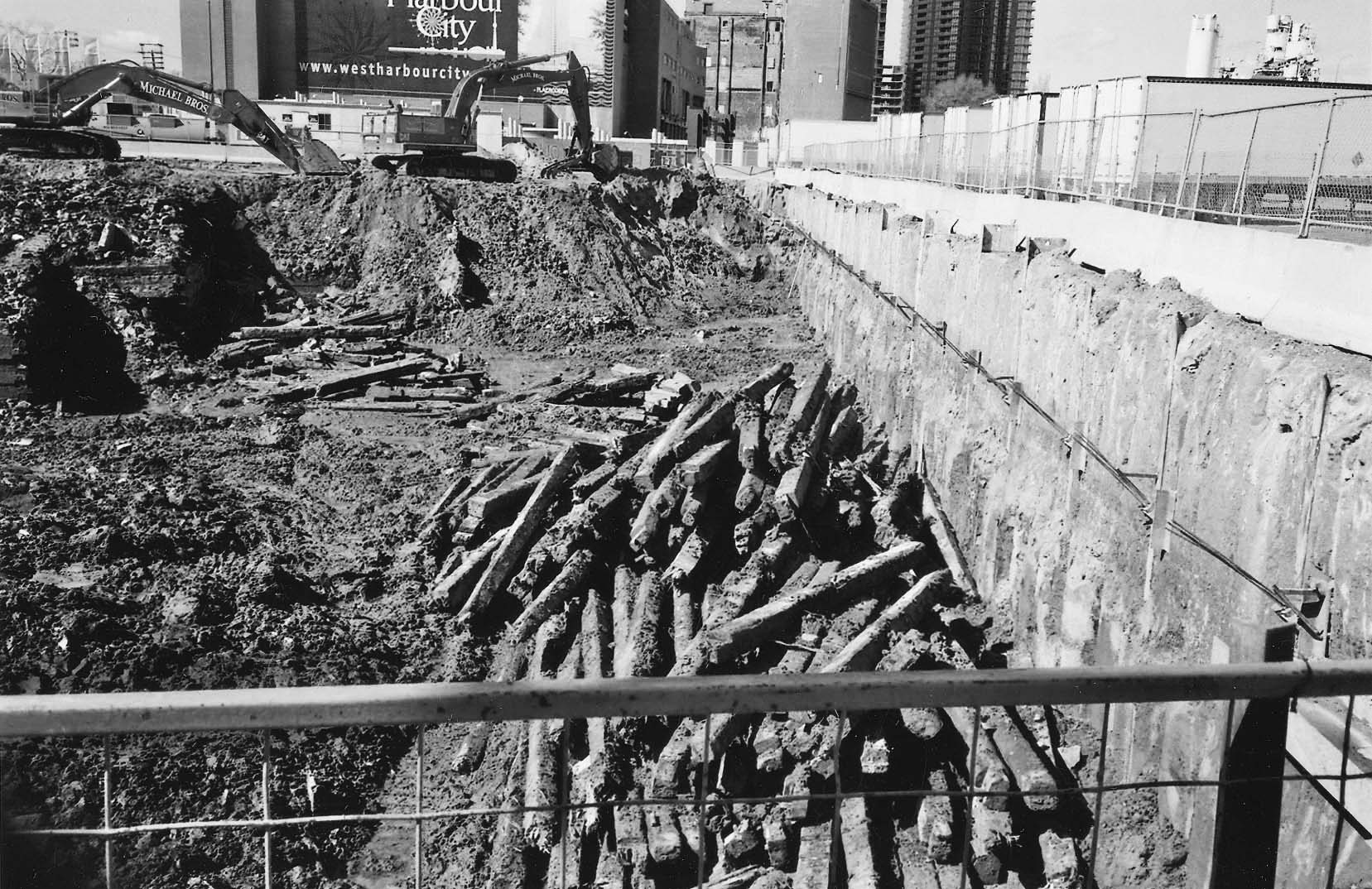 Queen’s Wharf archeological site, 600 Fleet Street, looking west, 2006