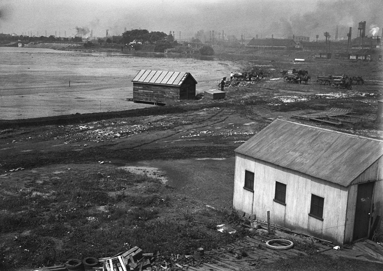 Reclaiming area, foot of Bathurst Street, view from deputy harbour master’s residence, 1917.