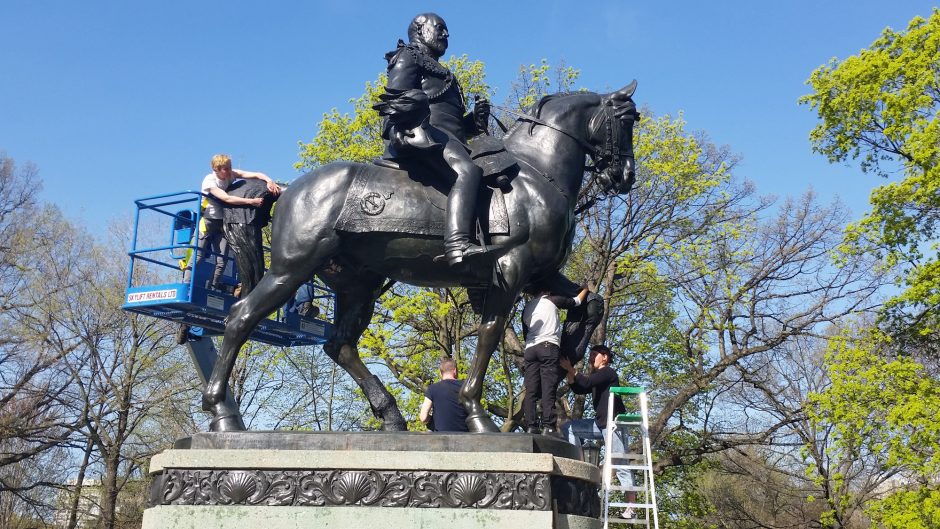 THE ARTFUL CITY Garden of Future Follies An Interview with Hadley